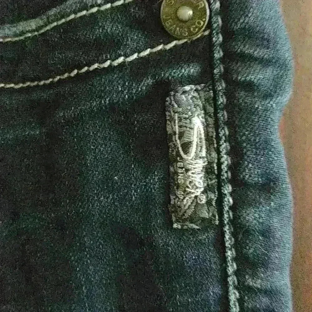 Silver Jeans - Picture 3 of 6